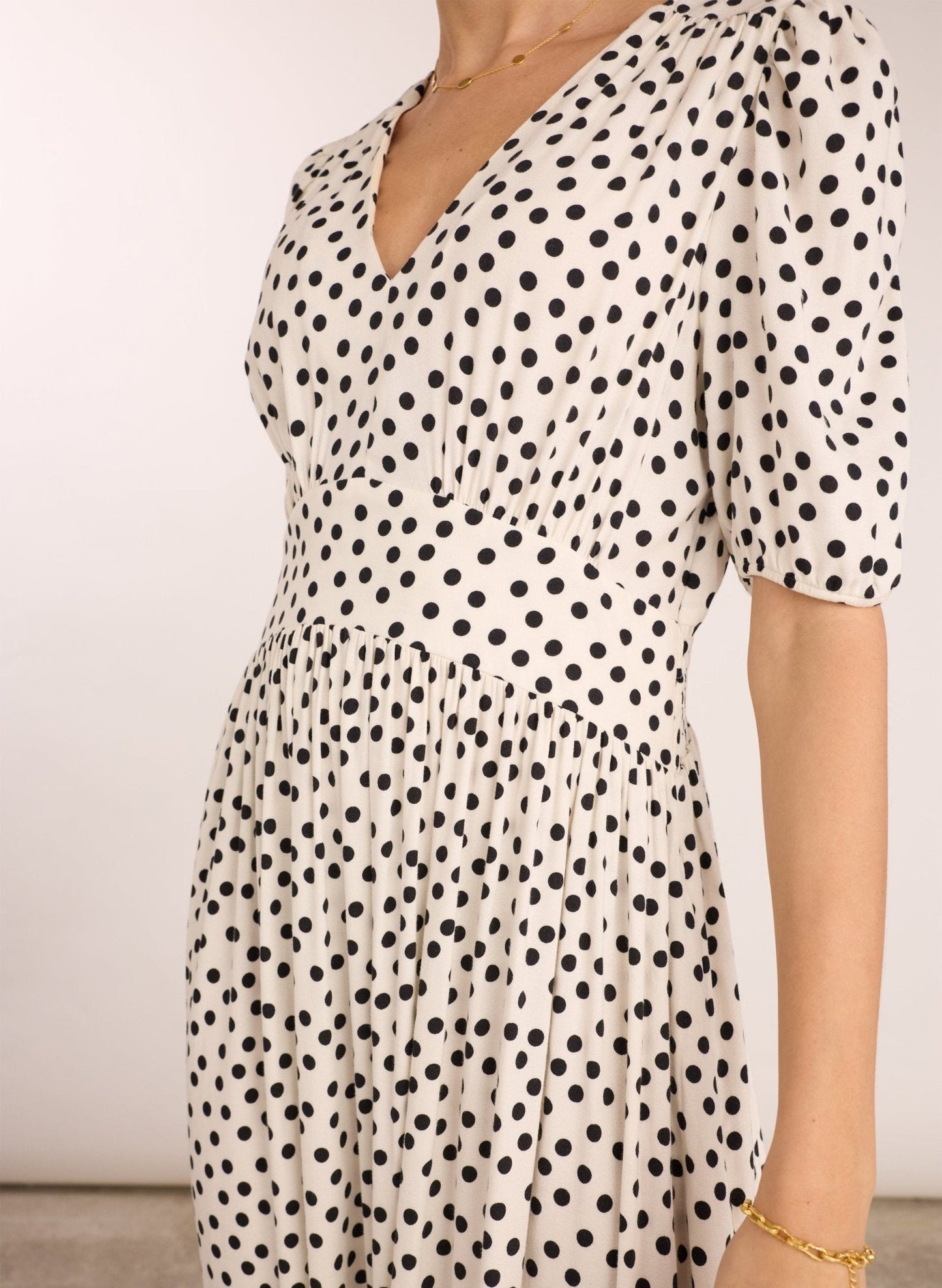Vestido Midi Lina Lunares Elegance